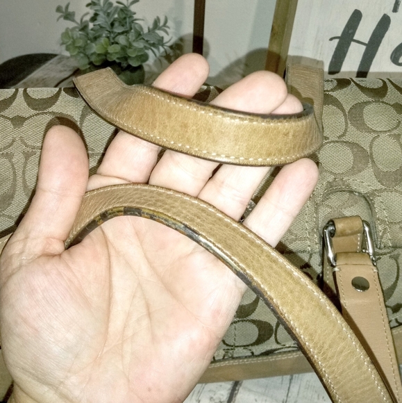 💛 Coach Hamptons Khaki Tan Signature Canvas Turnlock Shoulder Bag Shopper Tote - Picture 7 of 10